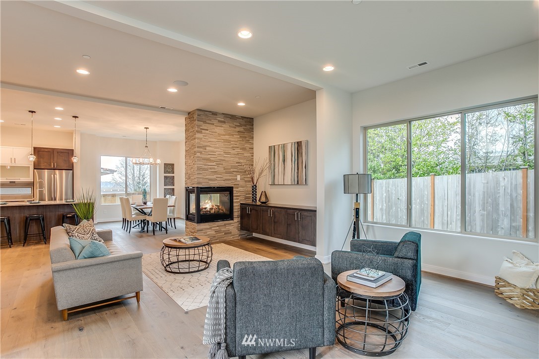 1814 Northeast 13th Street Renton, WA 98056 - Photo 4 of 25 Gallery Image 4