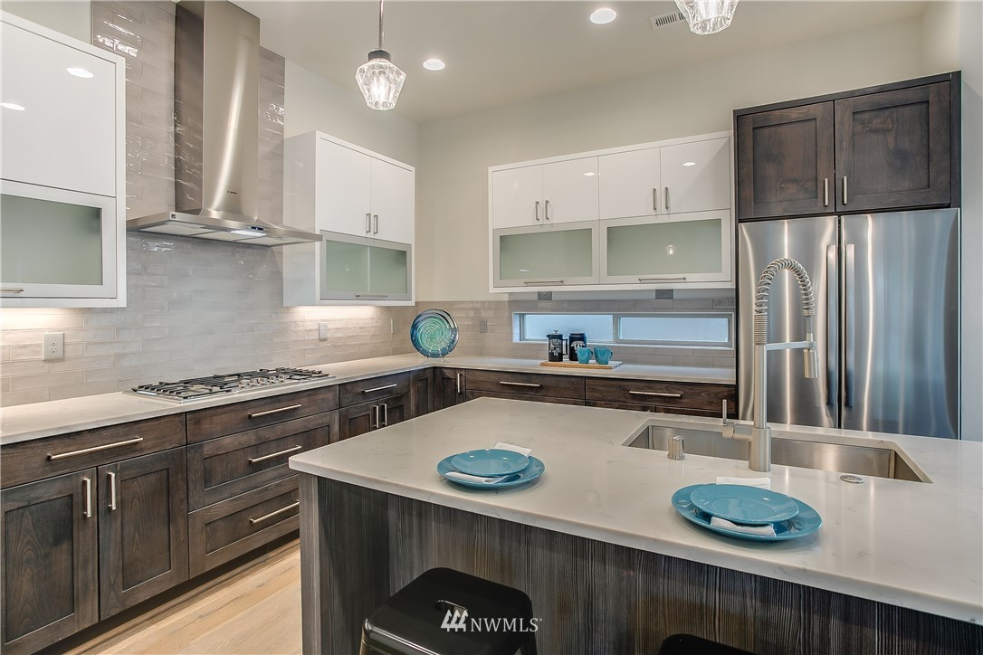 1814 Northeast 13th Street Renton, WA 98056 - Photo 9 of 25 Gallery Image 9
