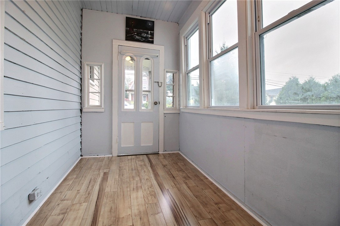 38 Oak Street Westerly, RI 02891 - Photo 4 of 33 Gallery Image 4