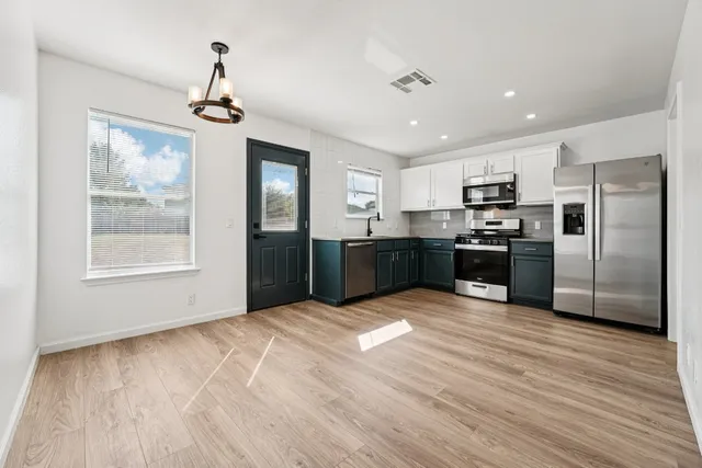 $2,200 | 429 Atlantis, Kyle, TX 78640