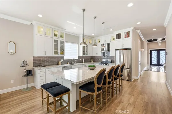 $6,500 | 6450 Teesdale Avenue, North Hollywood, CA 91606