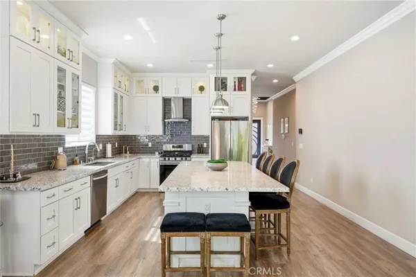 $6,500 | 6450 Teesdale Avenue, North Hollywood, CA 91606