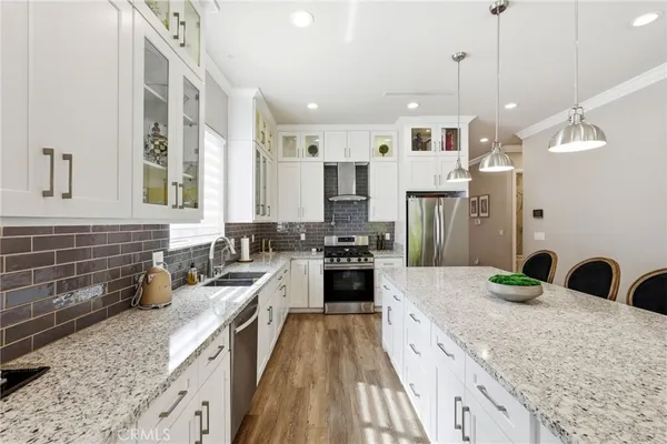 $6,500 | 6450 Teesdale Avenue, North Hollywood, CA 91606