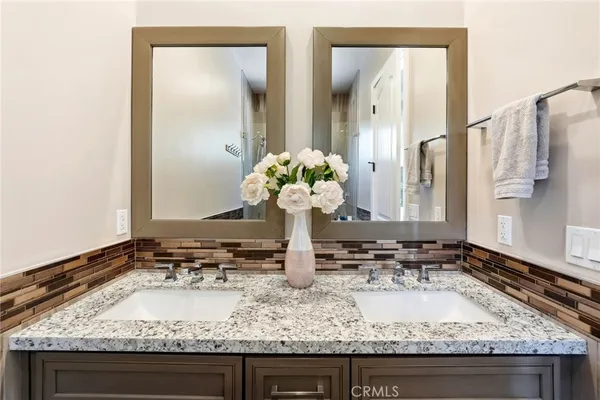 $6,500 | 6450 Teesdale Avenue, North Hollywood, CA 91606