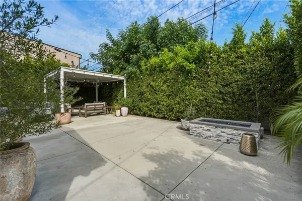 $6,500 | 6450 Teesdale Avenue, North Hollywood, CA 91606