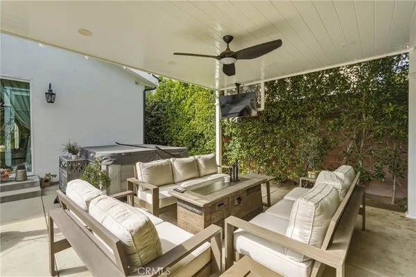 $6,500 | 6450 Teesdale Avenue, North Hollywood, CA 91606