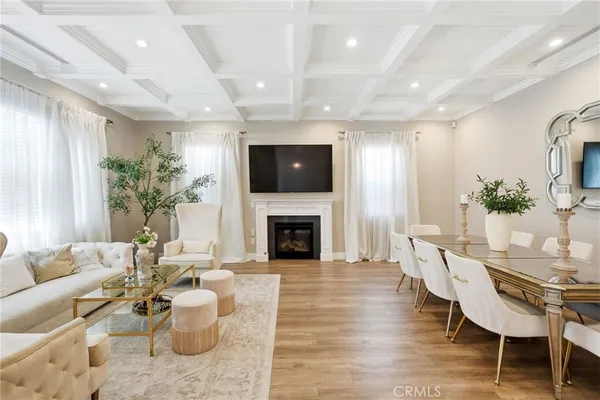 $6,500 | 6450 Teesdale Avenue, North Hollywood, CA 91606