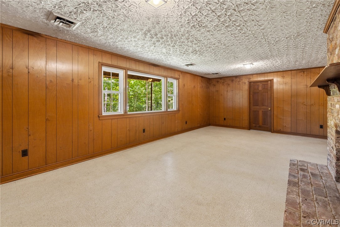 4534 Forrestal Road Chester, VA 23831 - Photo 23 of 39 an empty room with windows