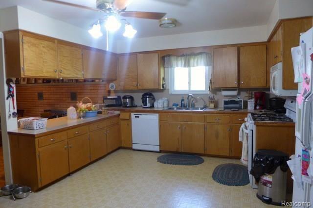 5618 Davison Road Lapeer, MI 48446 - Photo 4 of 31