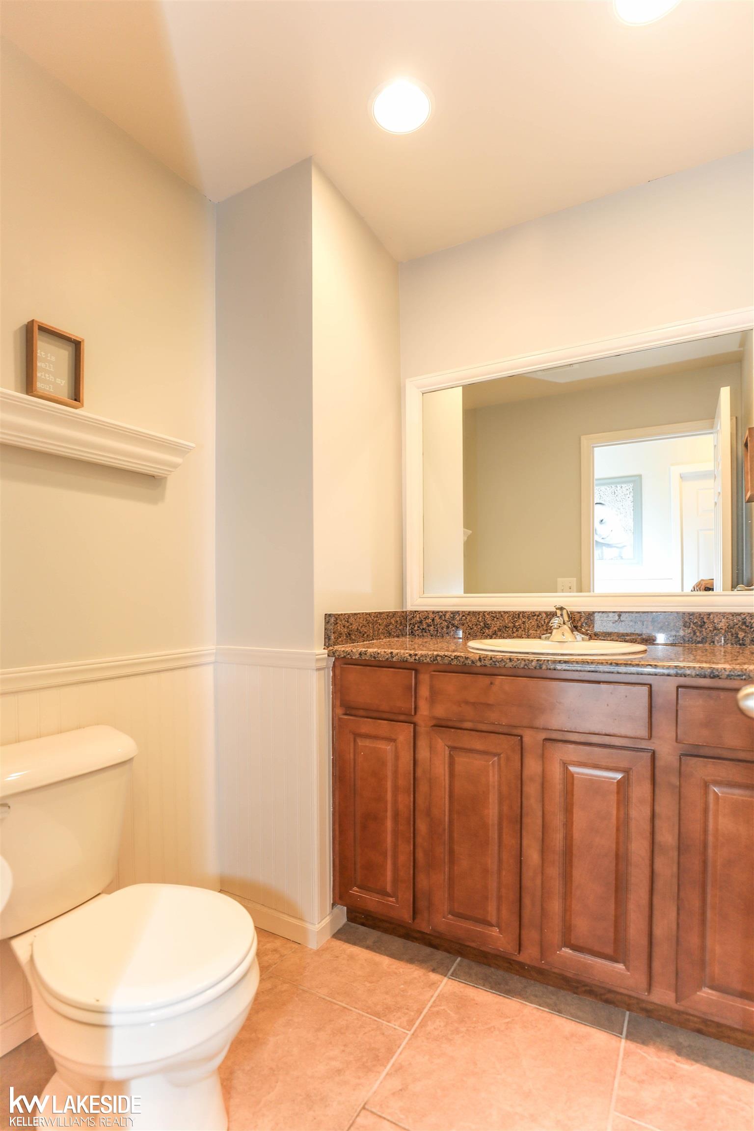 16455 Moore Park Road Macomb, MI 48044 - Photo 26 of 50 50122221-25.JPG