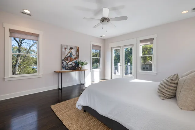 a view of a entrance gate of the house