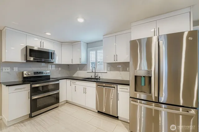 $550,000 | 3533 Southeast 5th Street, Renton, WA 98058