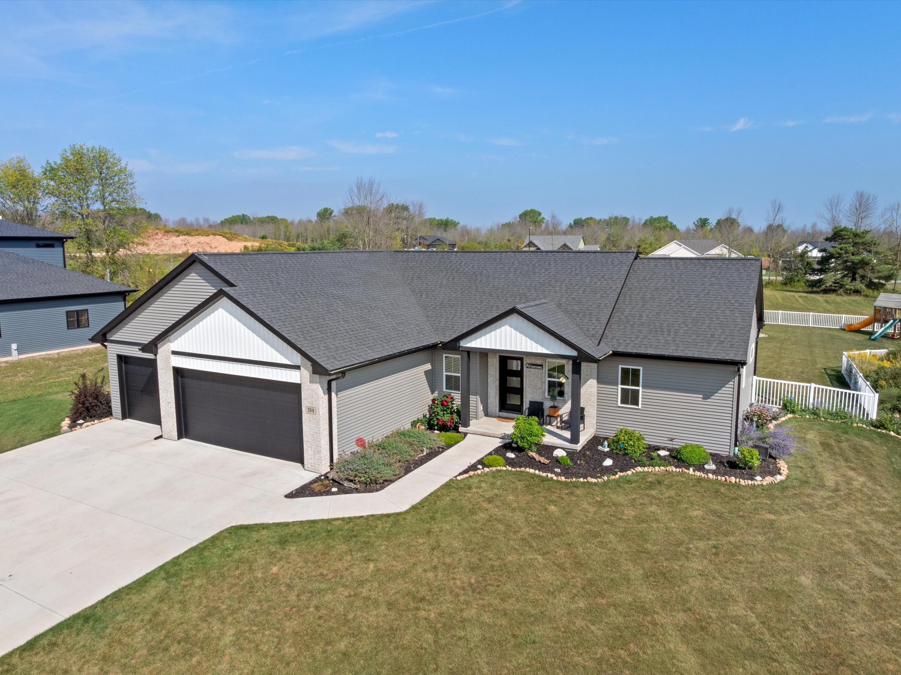 334 Lake Breeze Way Two Rivers, WI 54241 - Photo 26 of 34 Yard