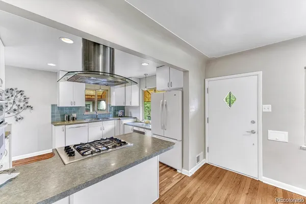$2,895 | 3423 West 39th Avenue, Denver, CO 80211