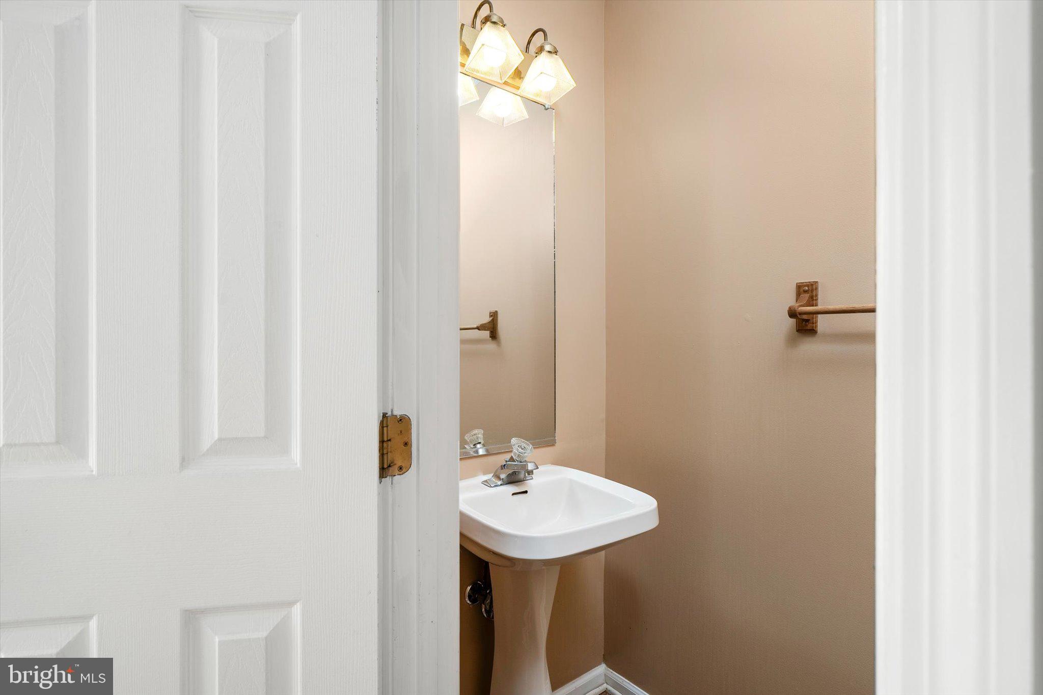 38 Castleton Road Princeton, NJ 08540 - Photo 8 of 28 Half Bath