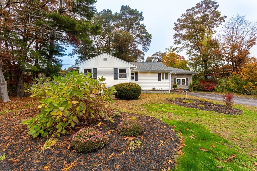31 Gardner Road Easton, MA 02356 - Photo 3 of 26 Gallery Image 3