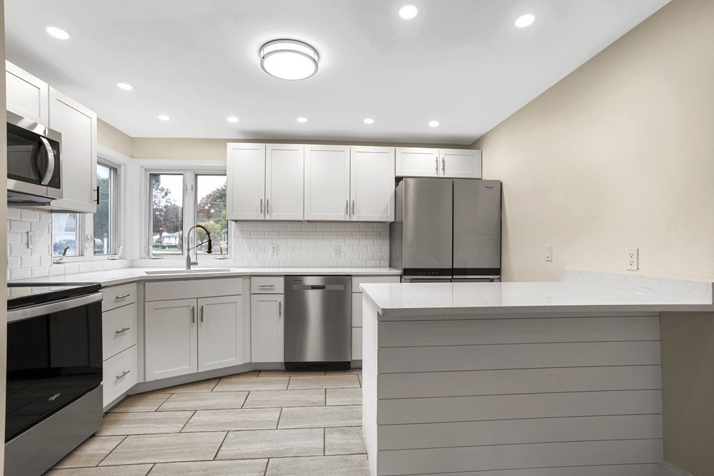 31 Gardner Road Easton, MA 02356 - Photo 8 of 26 Gallery Image 8