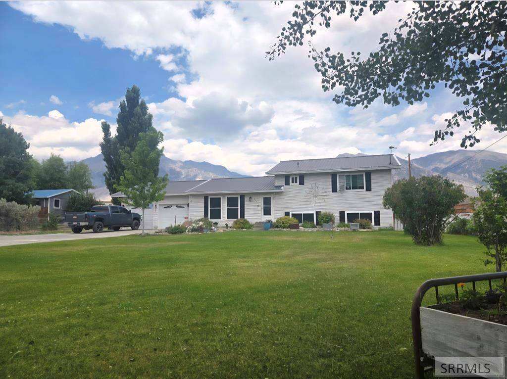 111 Hickok Mackay, ID 83251 - Photo 1 of 37 Main View