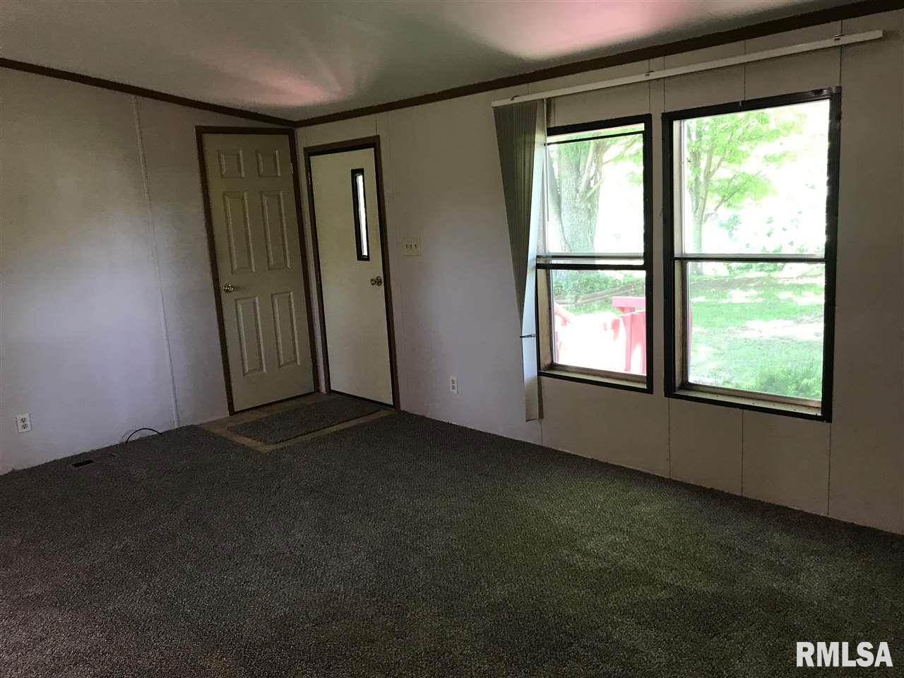 685 Water Tower Road Murrayville, IL 62668 - Photo 4 of 19