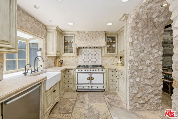 $1,675,000 | 2408 34th Street, Unit 4, Santa Monica, CA 90405