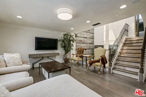 $1,690,000 | 2408 34th Street, Unit 4, Santa Monica, CA 90405