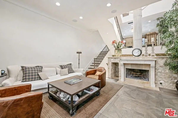 $1,675,000 | 2408 34th Street, Unit 4, Santa Monica, CA 90405