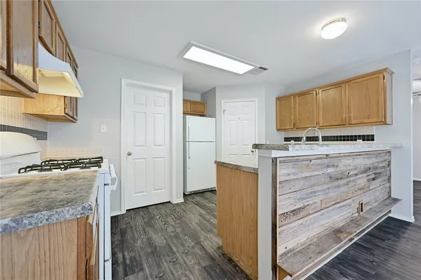 $2,395 | 1311 Tetbury Lane, Austin, TX 78748