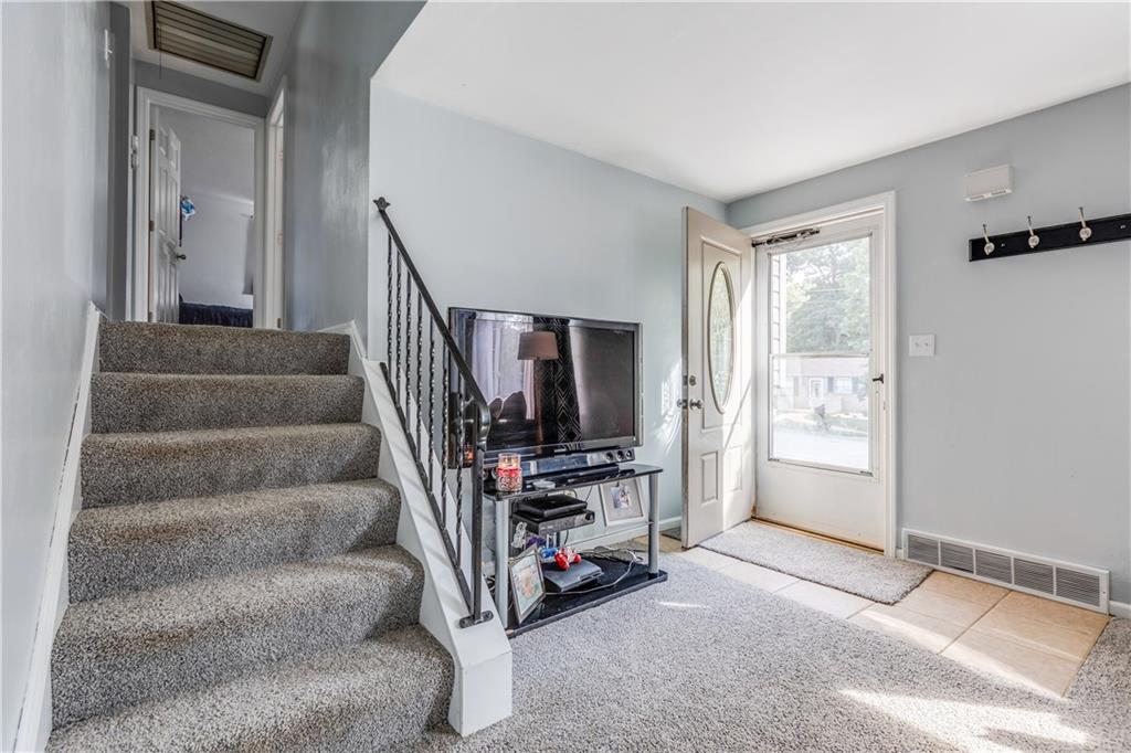 891 Blue Ridge Road Pittsburgh, PA 15239 - Photo 3 of 14 Gallery Image 3