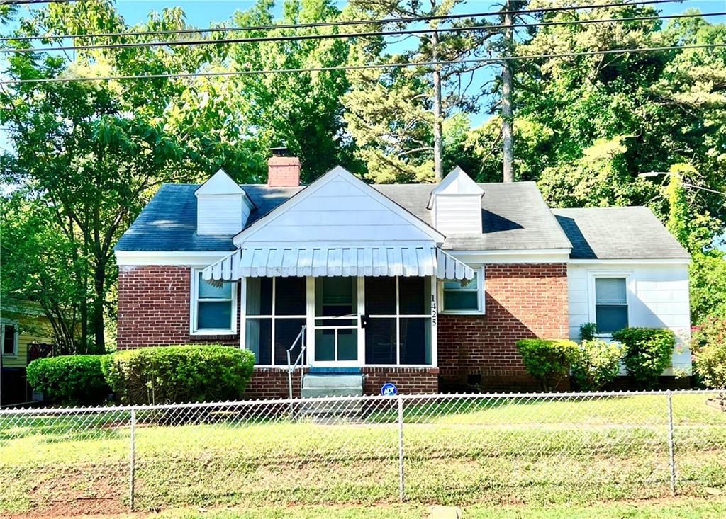 1425 Remount Road Charlotte, NC 28208 - Photo 1 of 11 Gallery Image 1