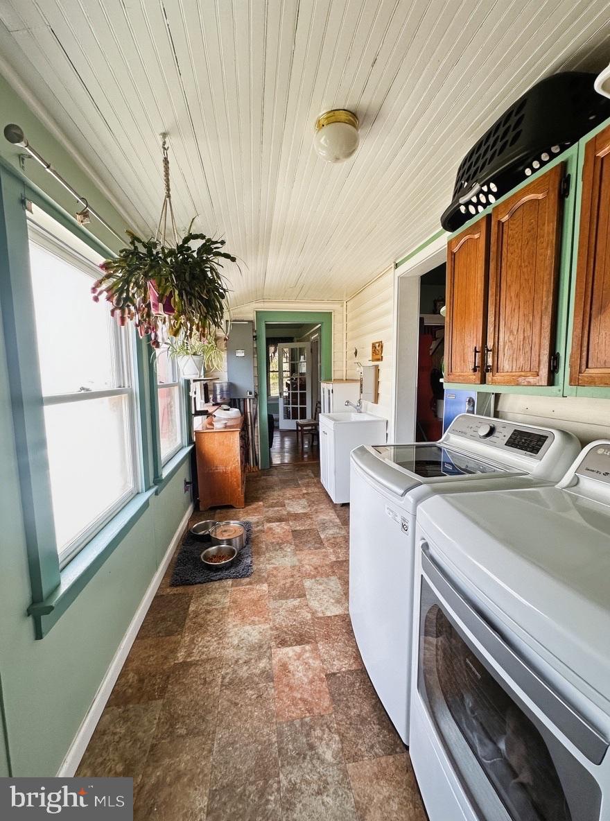 36 Martin Diggs Way Onemo, VA 23130 - Photo 17 of 64 a living room with furniture and a large window