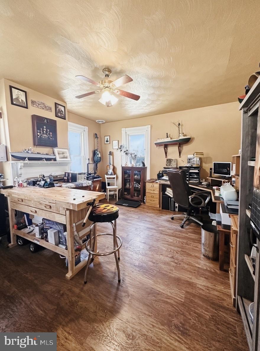 36 Martin Diggs Way Onemo, VA 23130 - Photo 23 of 64 a living room with furniture and a flat screen tv