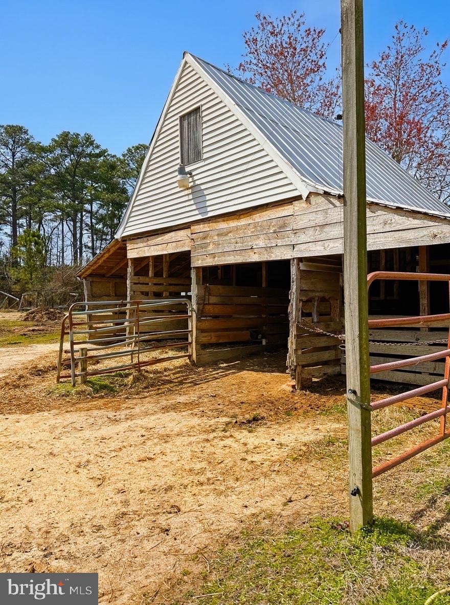 36 Martin Diggs Way Onemo, VA 23130 - Photo 43 of 64 a front view of a house with a yard