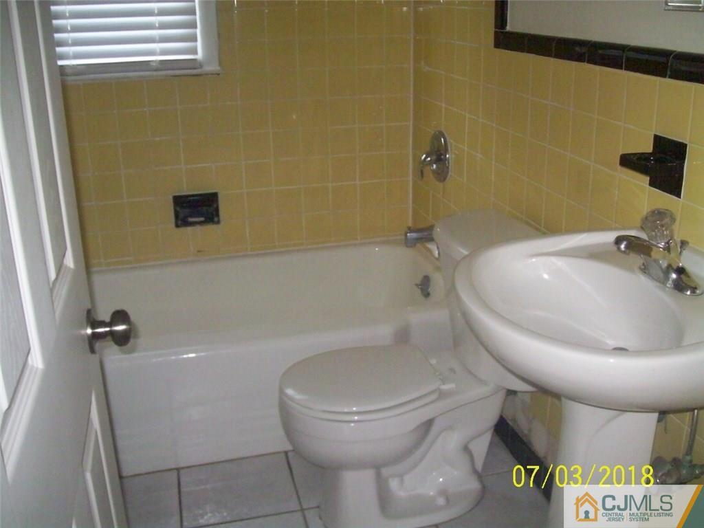 521 Decatur Avenue Middlesex, NJ 08846 - Photo 8 of 15 Gallery Image 8