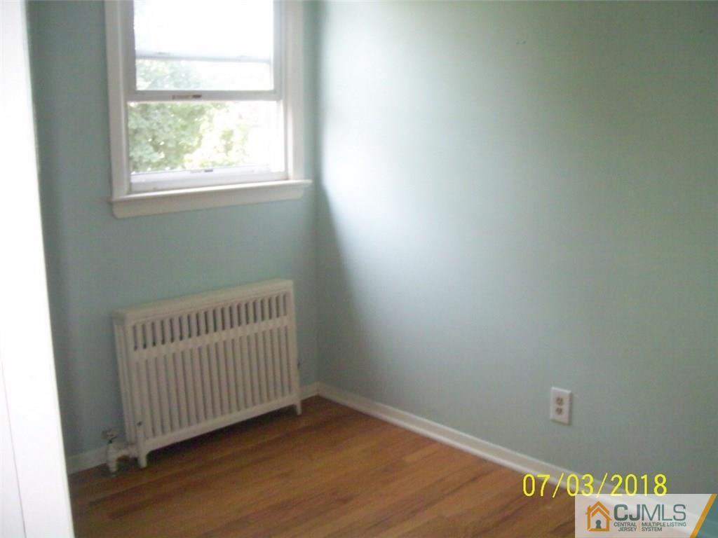 521 Decatur Avenue Middlesex, NJ 08846 - Photo 9 of 15 Gallery Image 9