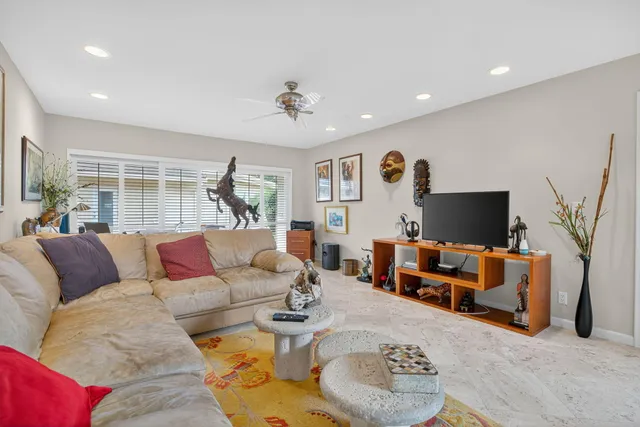 $945,000 | 13872 Greensview Drive, Palm Beach Gardens, FL 33418