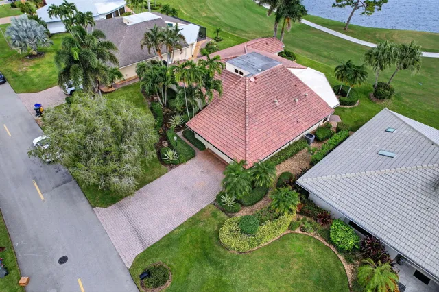 $945,000 | 13872 Greensview Drive, Palm Beach Gardens, FL 33418