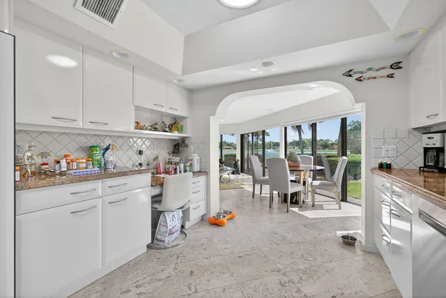 $945,000 | 13872 Greensview Drive, Palm Beach Gardens, FL 33418