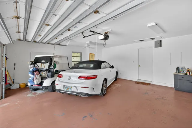 $945,000 | 13872 Greensview Drive, Palm Beach Gardens, FL 33418