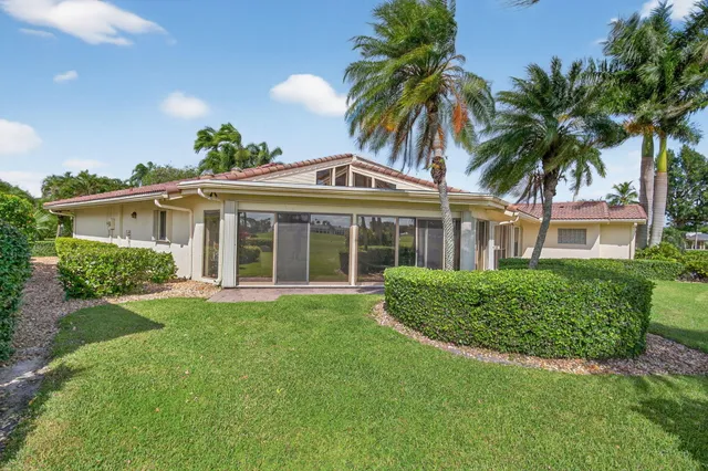 $945,000 | 13872 Greensview Drive, Palm Beach Gardens, FL 33418