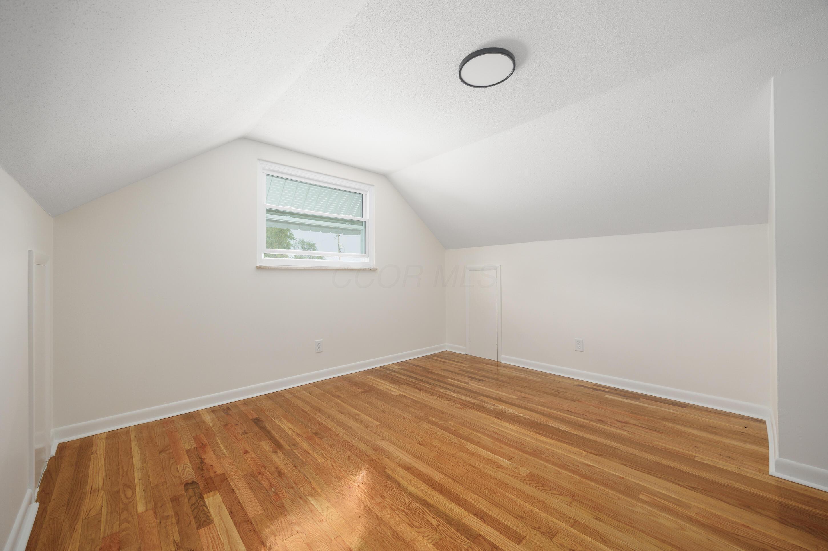 1079 Loring Road Columbus, OH 43224 - Photo 21 of 48 Bedroom 2