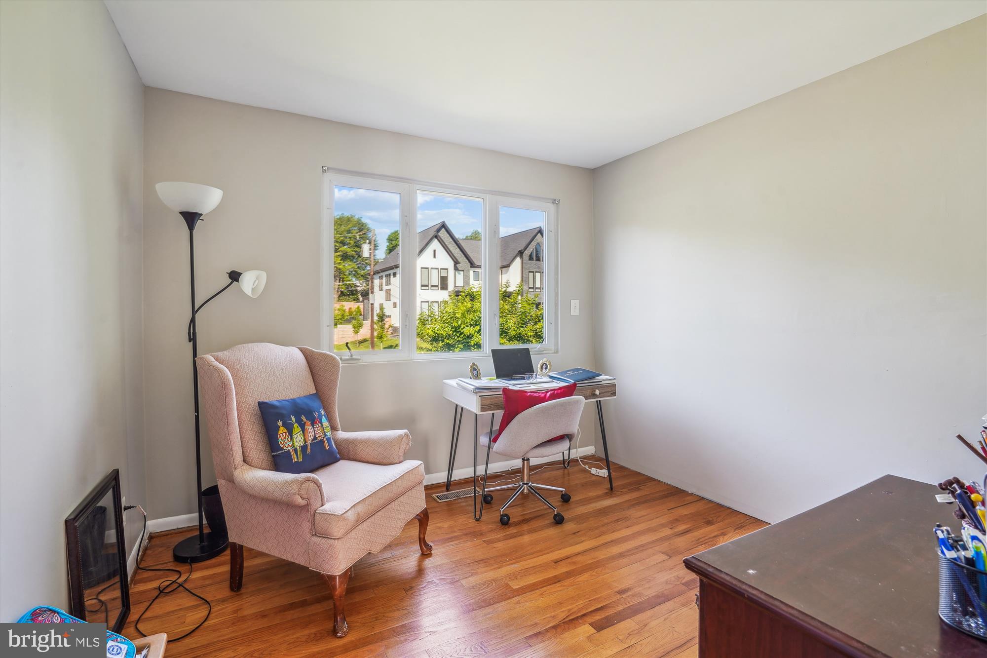 1803 Rupert Street McLean, VA 22101 - Photo 17 of 20 a living room with furniture a window and a table