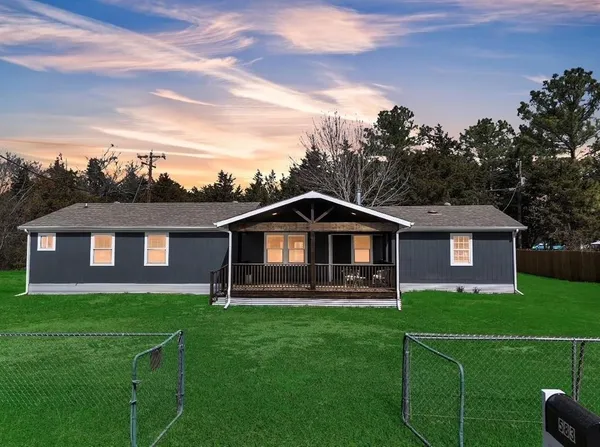 $269,900 | 583 Hillcrest Circle, Gordonville, TX 76245
