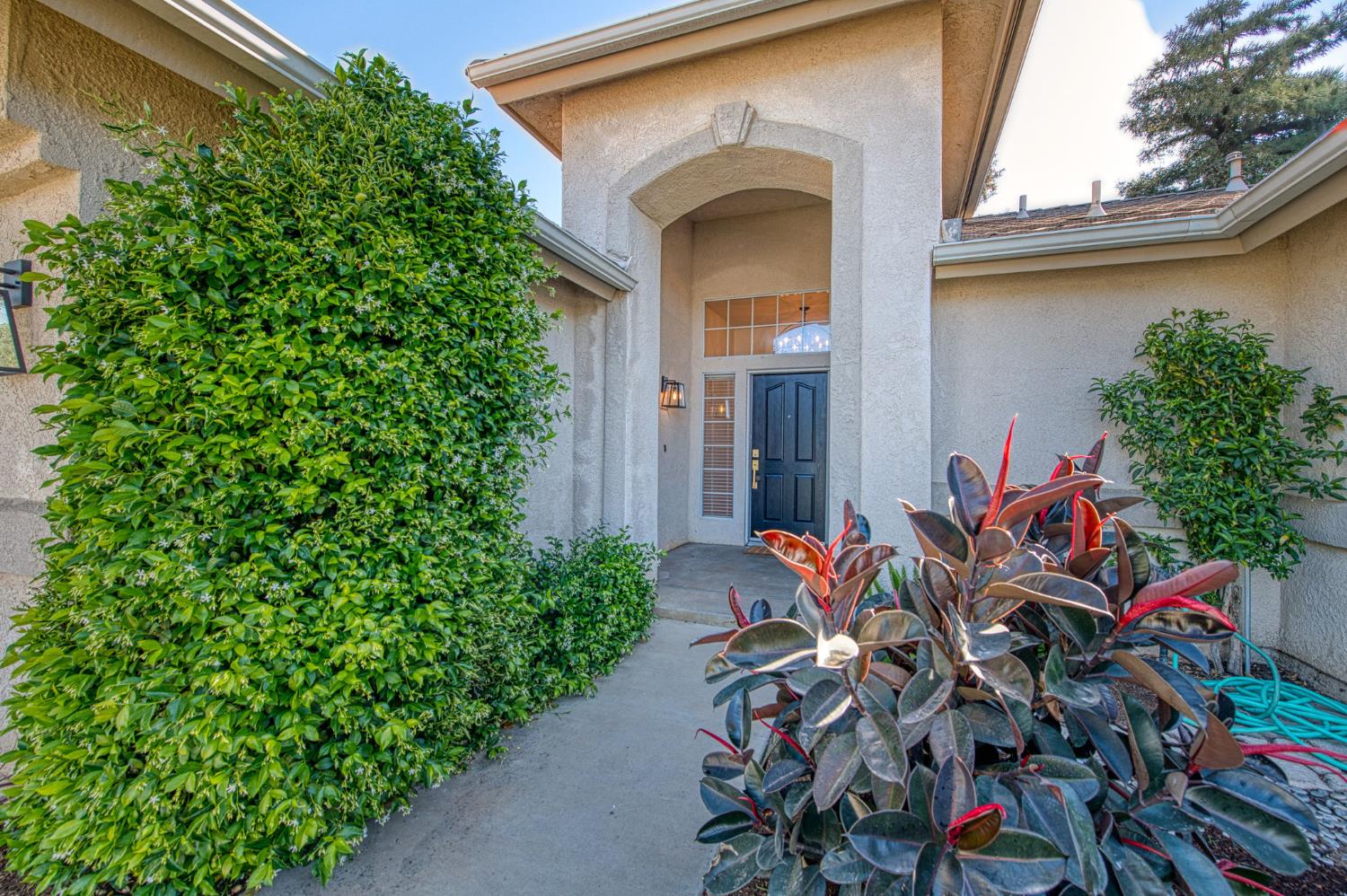 4994 West Decatur Avenue Fresno, CA 93722 - Photo 3 of 45