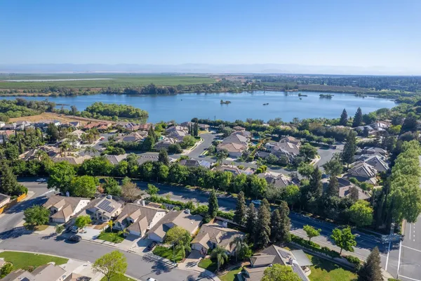 $449,900 | 4994 West Decatur Avenue, Fresno, CA 93722