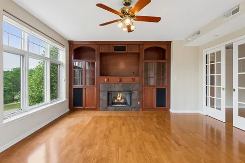 $499,000 | 405 Village Green South, Unit 304, Lincolnshire, IL 60069