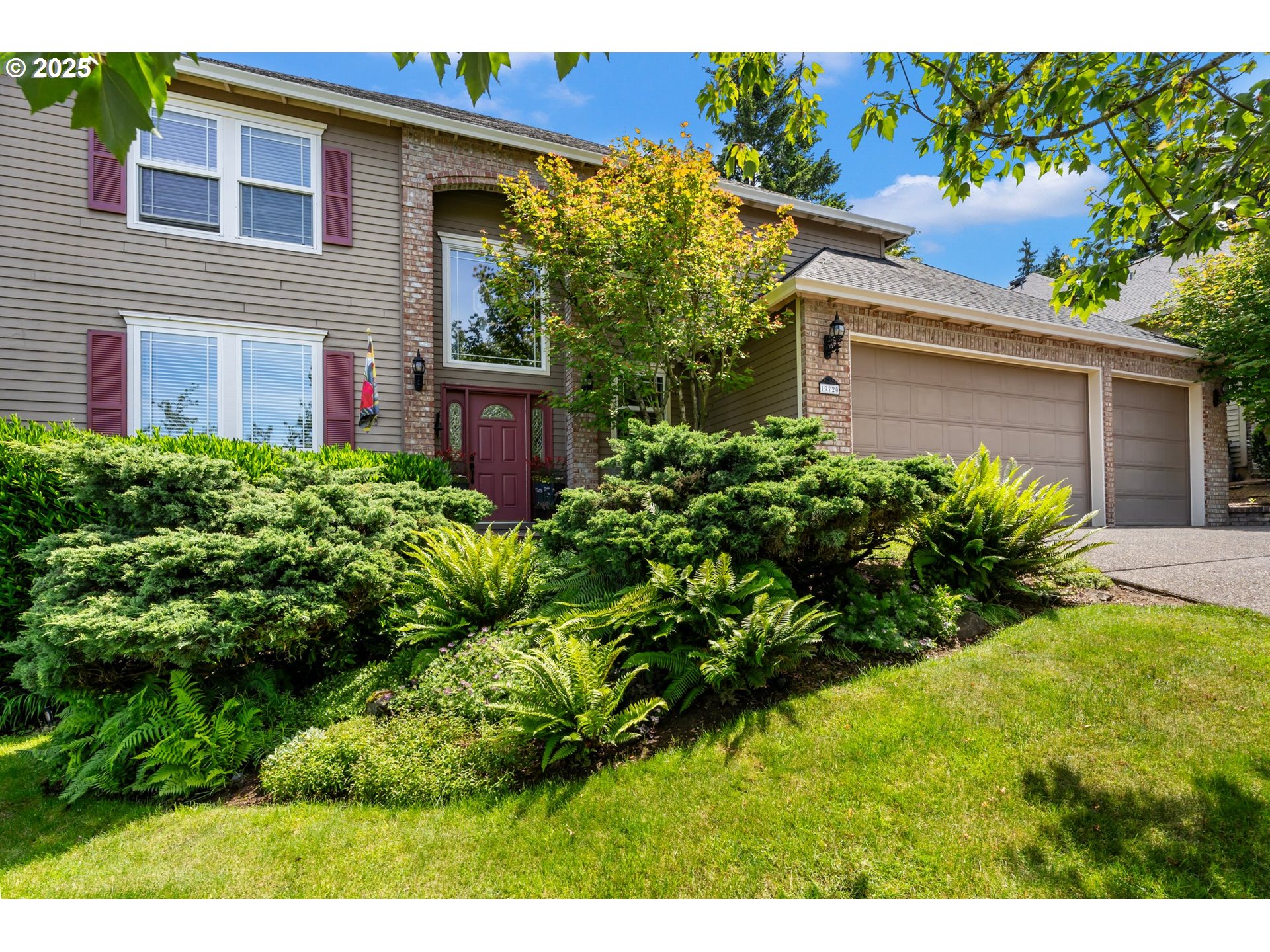 19720 Spring Ridge Drive West Linn, OR 97068 - Photo 1 of 44 Exterior