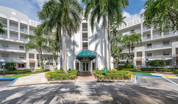 $460,000 | 10750 Northwest 66th Street, Unit 312, Doral, FL 33178