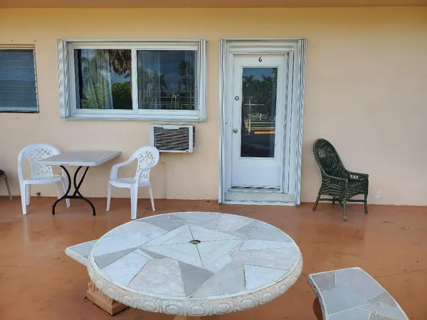 $1,750 | 725 Southwest 11th Avenue, Unit 6F, Hallandale Beach, FL 33009