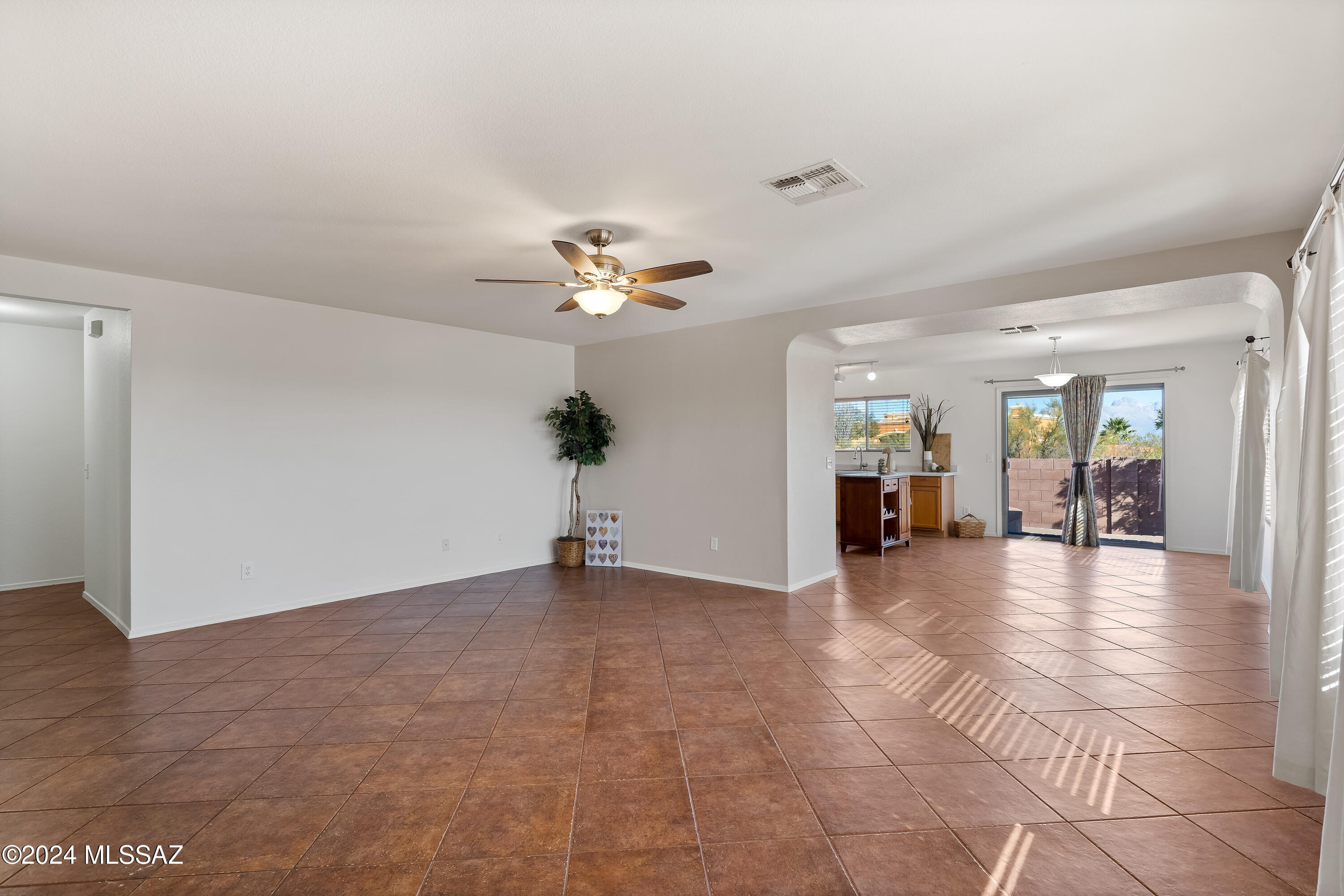 3464 North Boyce Spring Lane Tucson, AZ 85745 - Photo 3 of 23
