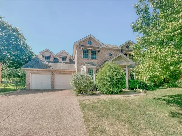 $419,000 | 1312 Rio Grande Drive, Benbrook, TX 76126